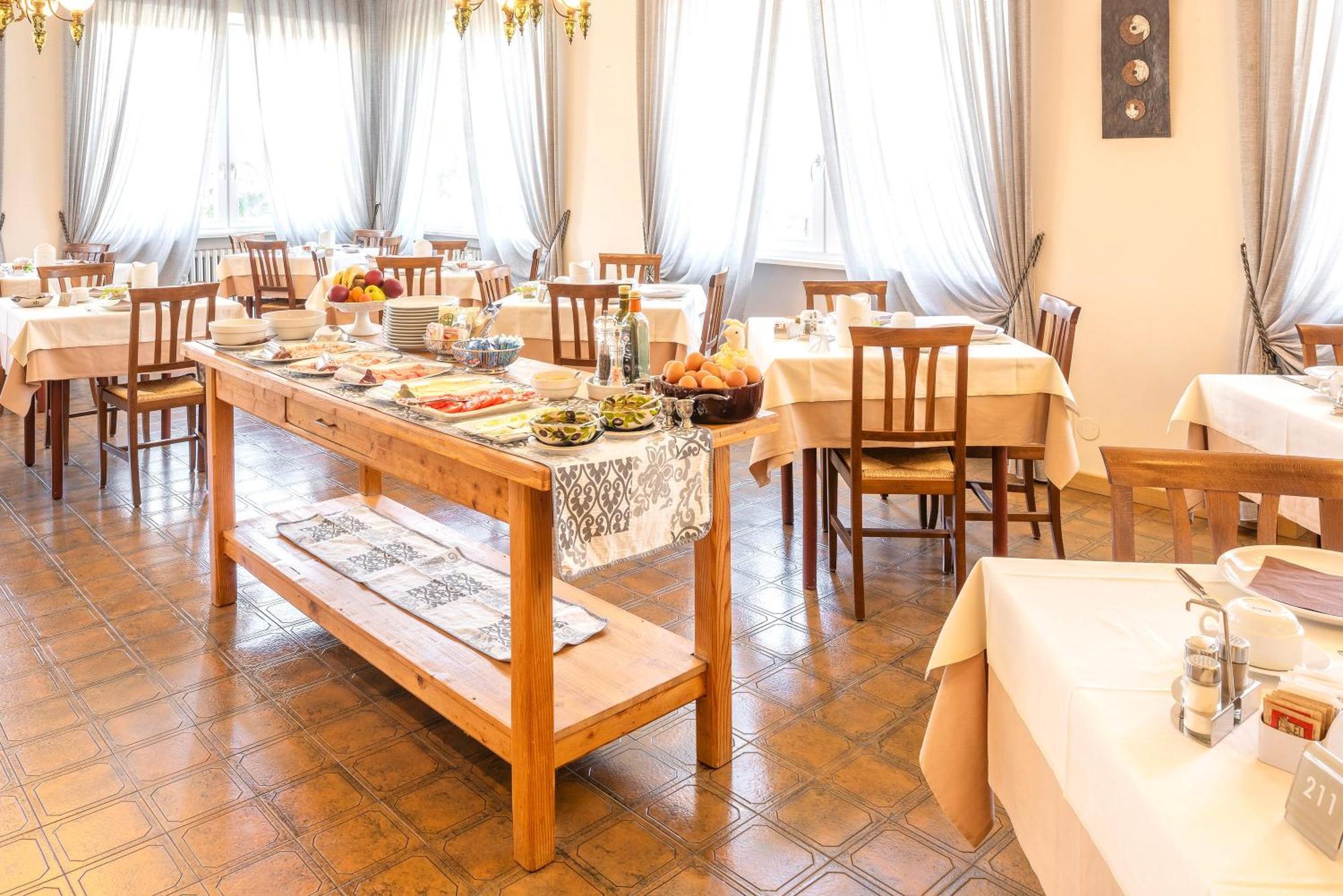 Hotel Taormina Бардоліно Екстер'єр фото