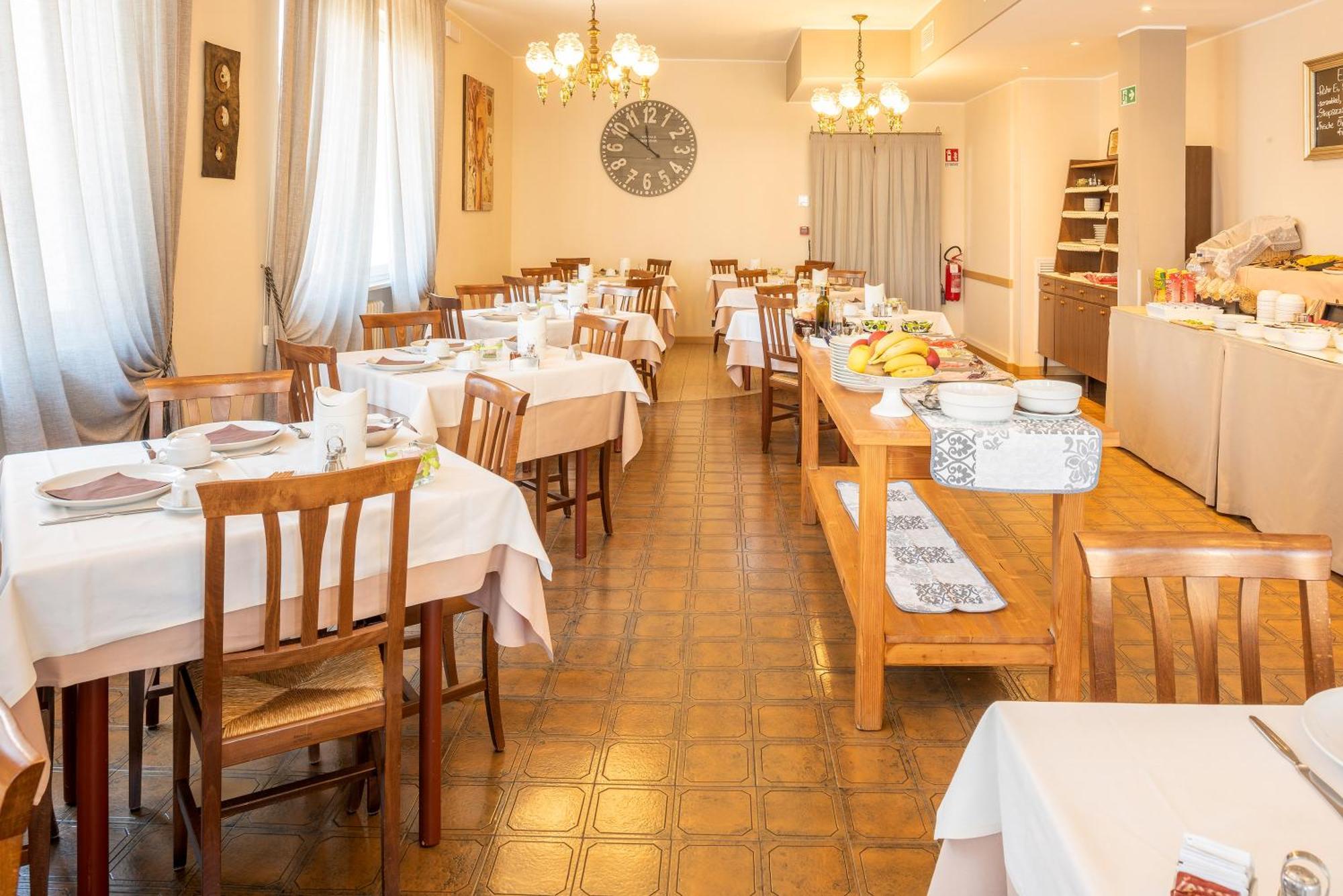 Hotel Taormina Бардоліно Екстер'єр фото